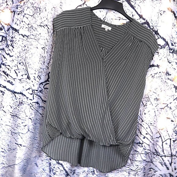 MICRO DOT V-NECK BLOUSE M Max Studio Black White Stripes Office Work Blouson Y2K - Picture 1 of 9